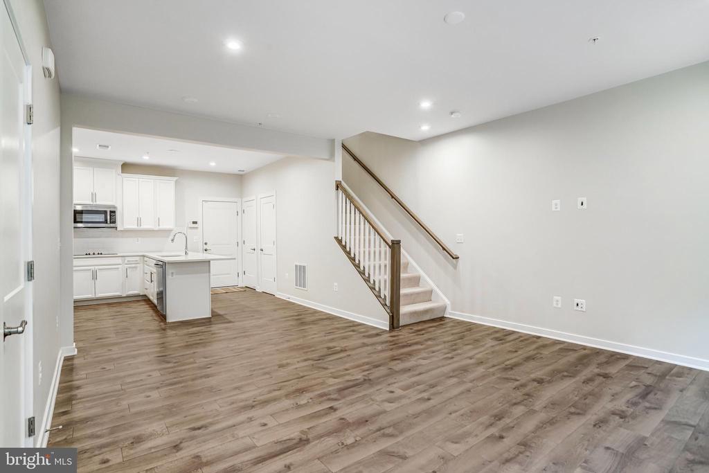 44499 WOLFHOUND SQUARE