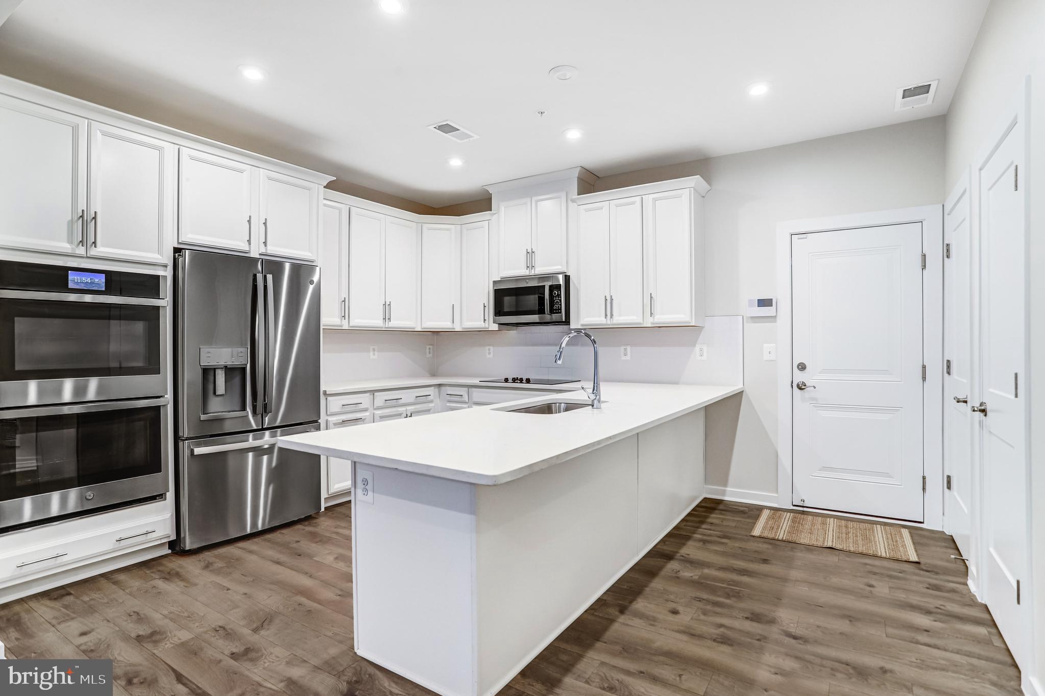 44499 WOLFHOUND SQUARE