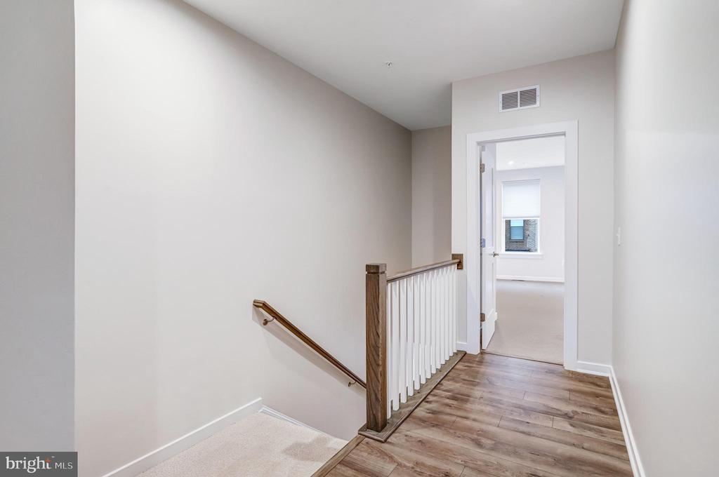 44499 WOLFHOUND SQUARE