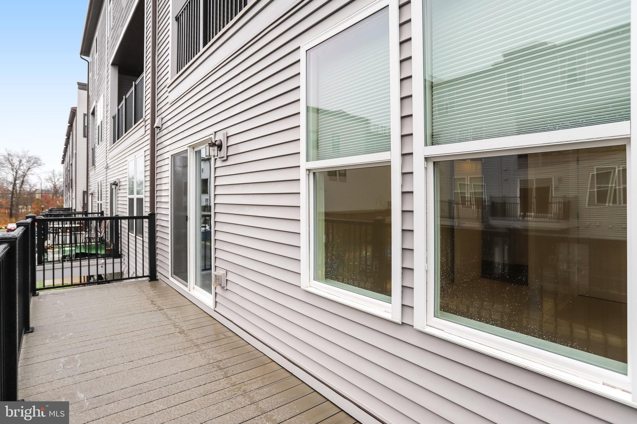 44499 WOLFHOUND SQUARE