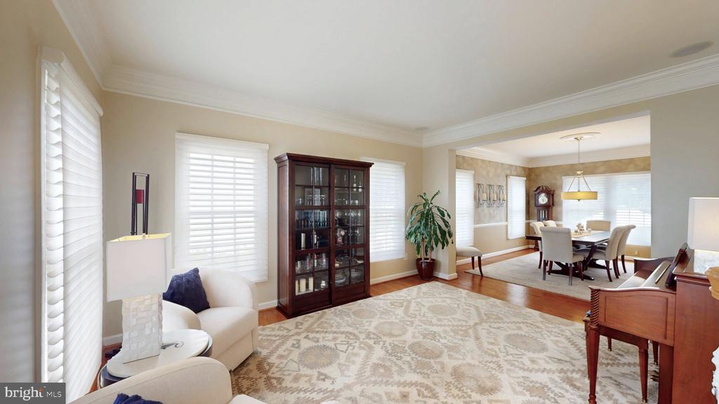 47276 OX BOW CIRCLE