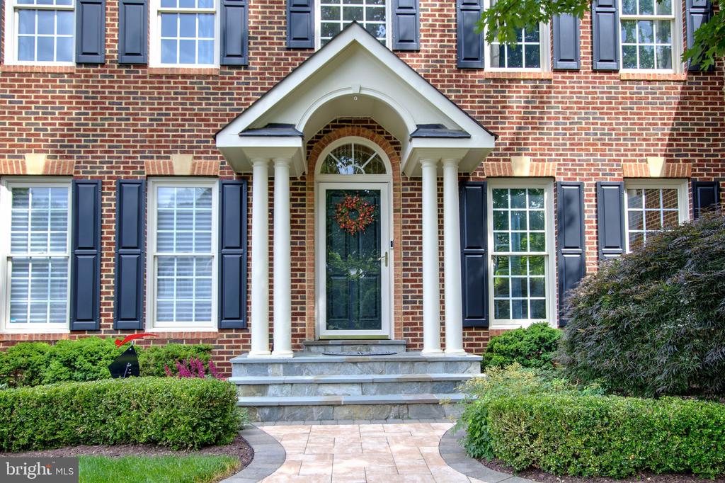 47276 OX BOW CIRCLE