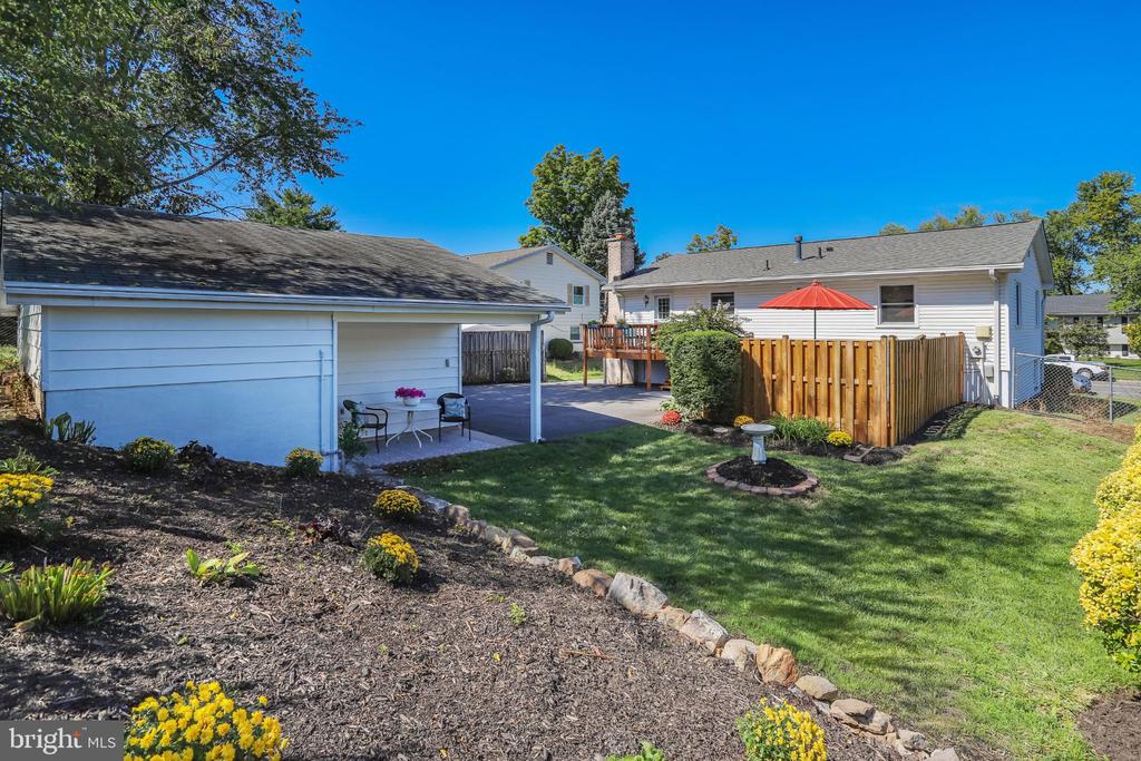 115 W CHURCH ROAD
