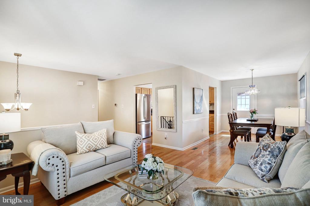 115 W CHURCH ROAD