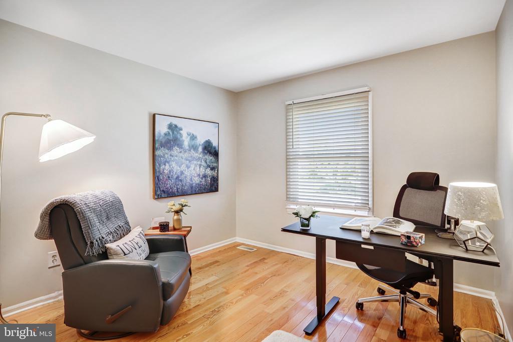 115 W CHURCH ROAD