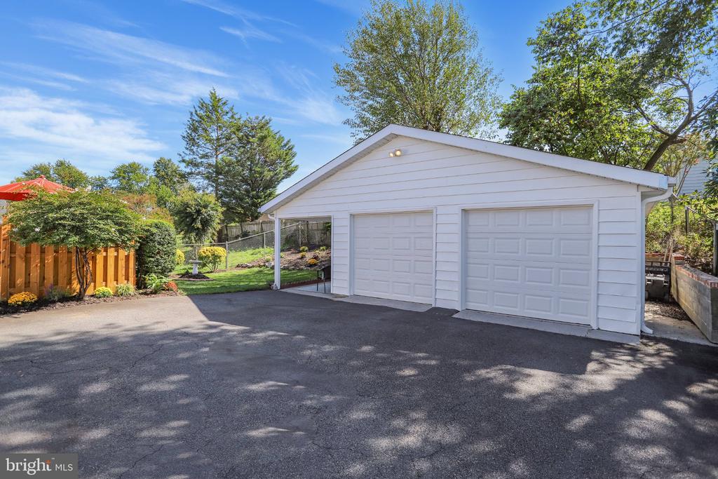 115 W CHURCH ROAD
