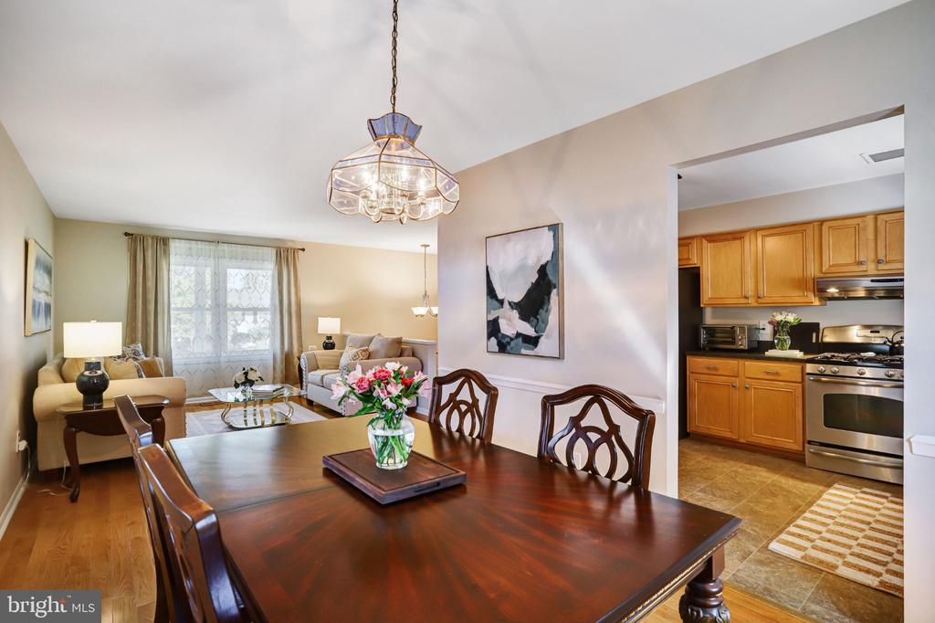 115 W CHURCH ROAD