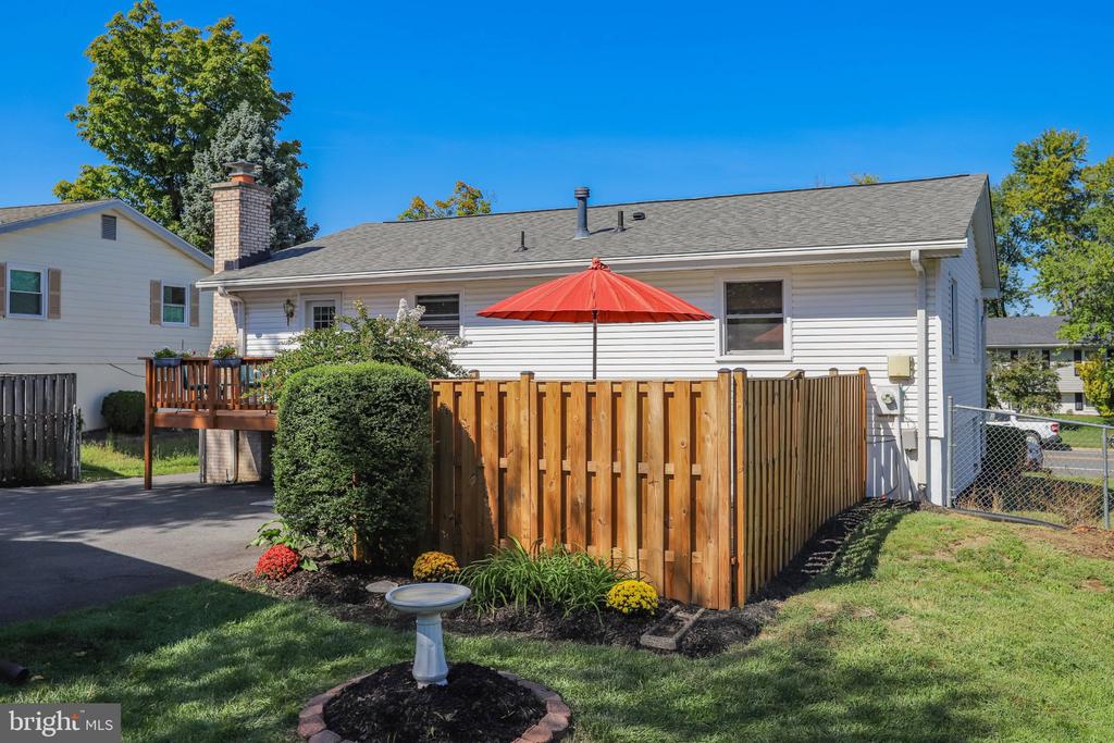 115 W CHURCH ROAD