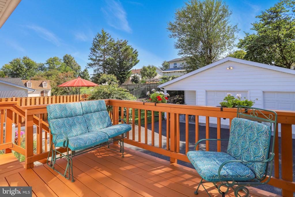115 W CHURCH ROAD