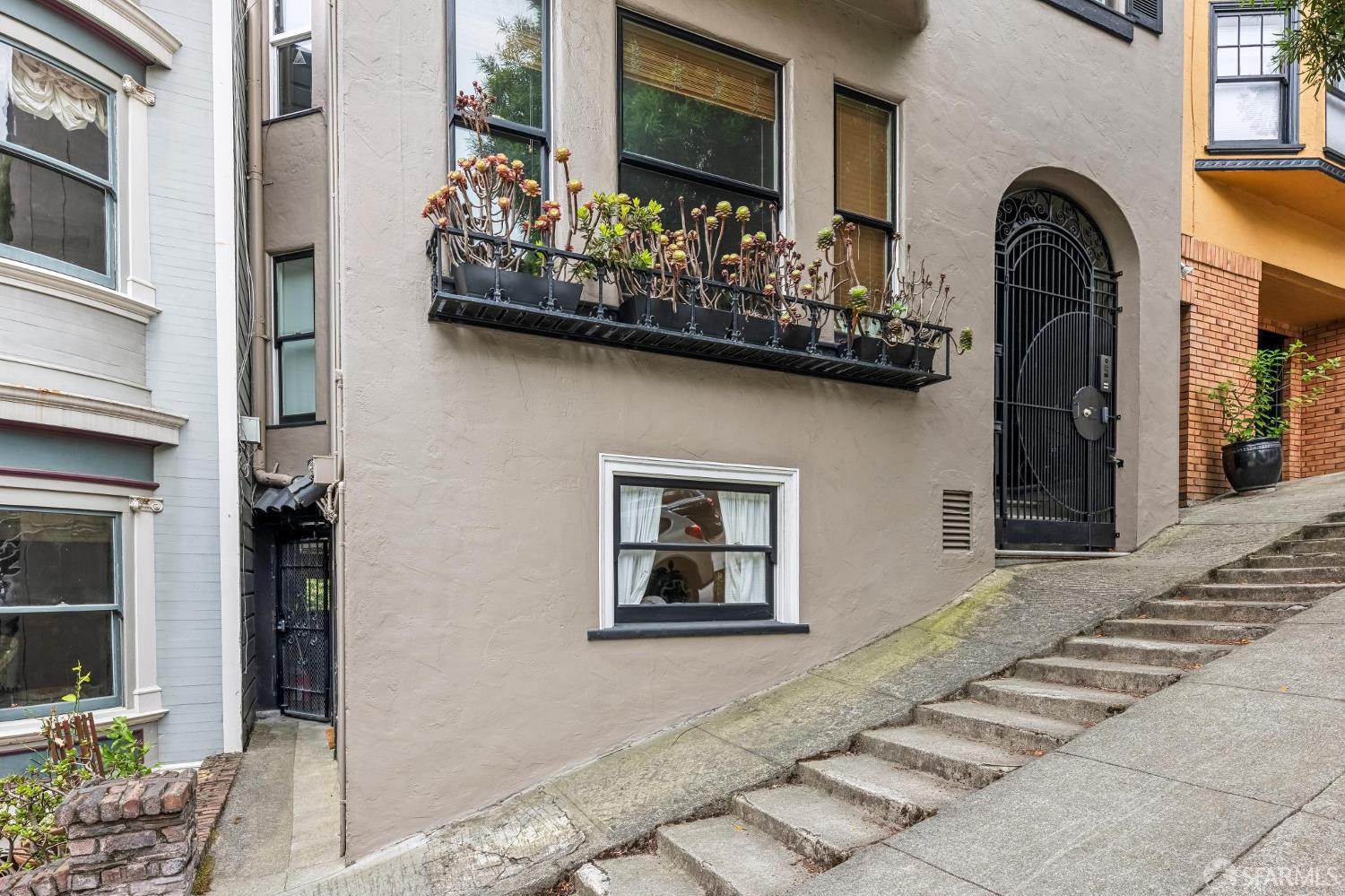 19 Alpine Terrace # A