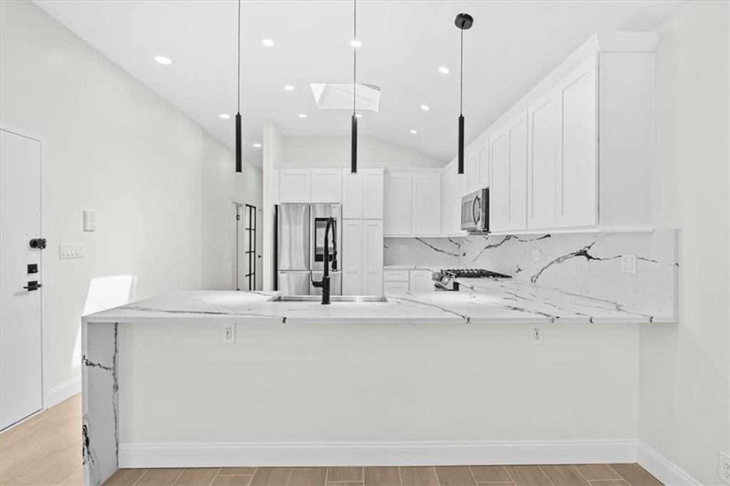 559 East 87th Street 304