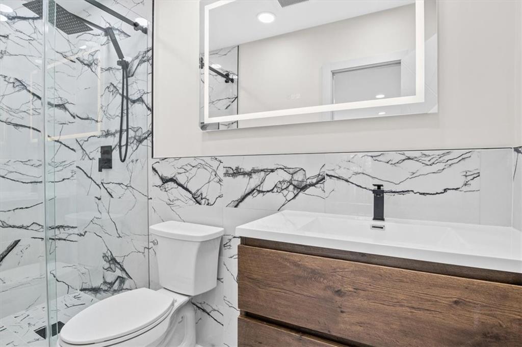 559 East 87th Street 304