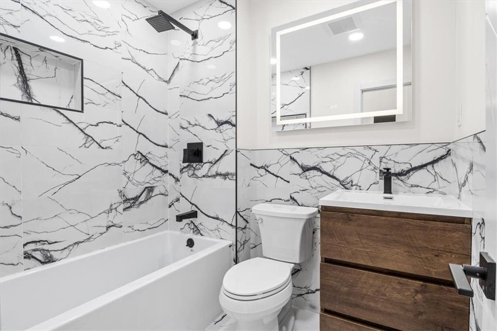 559 East 87th Street 304