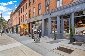 660 Bergen Street 3D