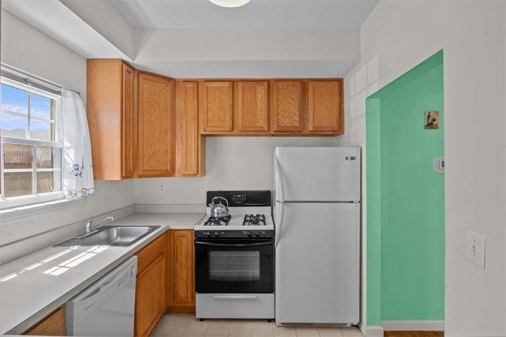 100 Mermaid Lane 303