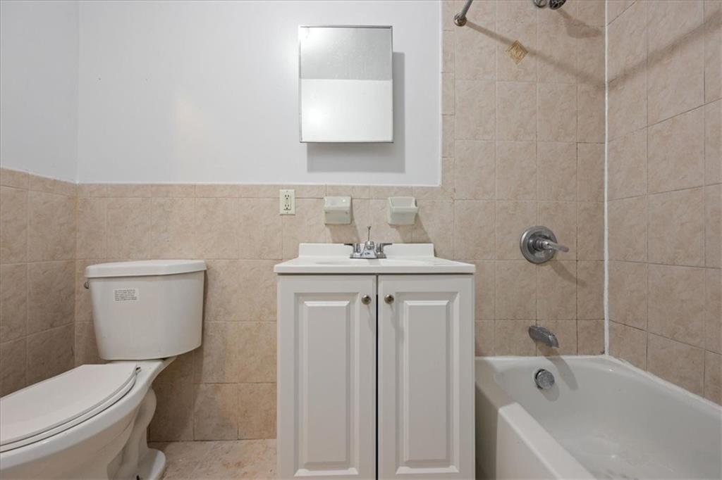 527 Cleveland Street 1