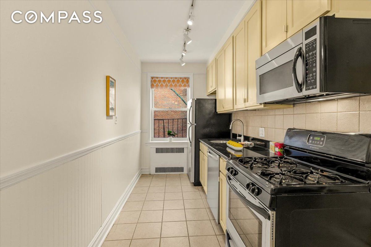 385 Argyle Road 4A