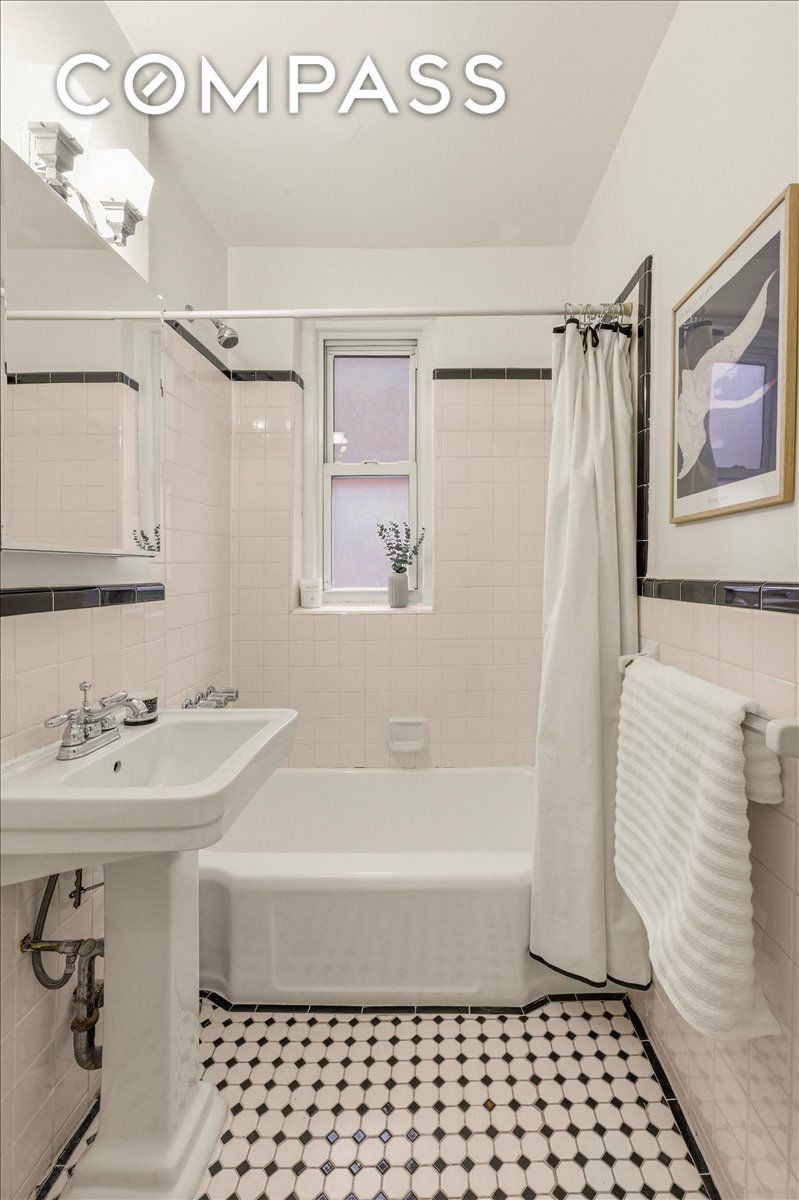 385 Argyle Road 4A