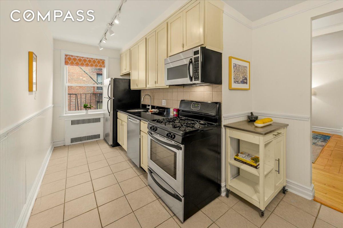 385 Argyle Road 4A