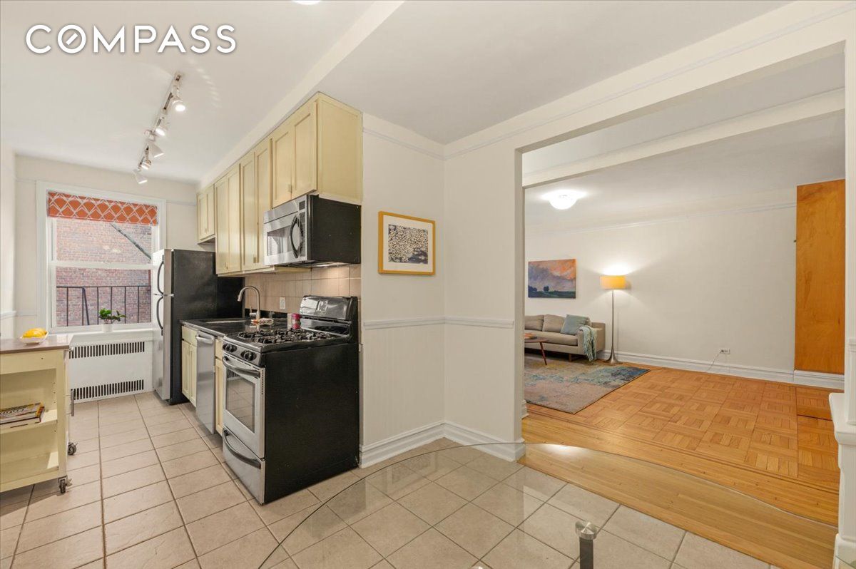 385 Argyle Road 4A