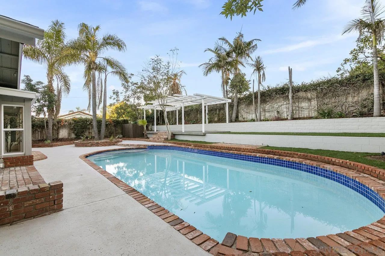 7649 Lake Adlon Drive