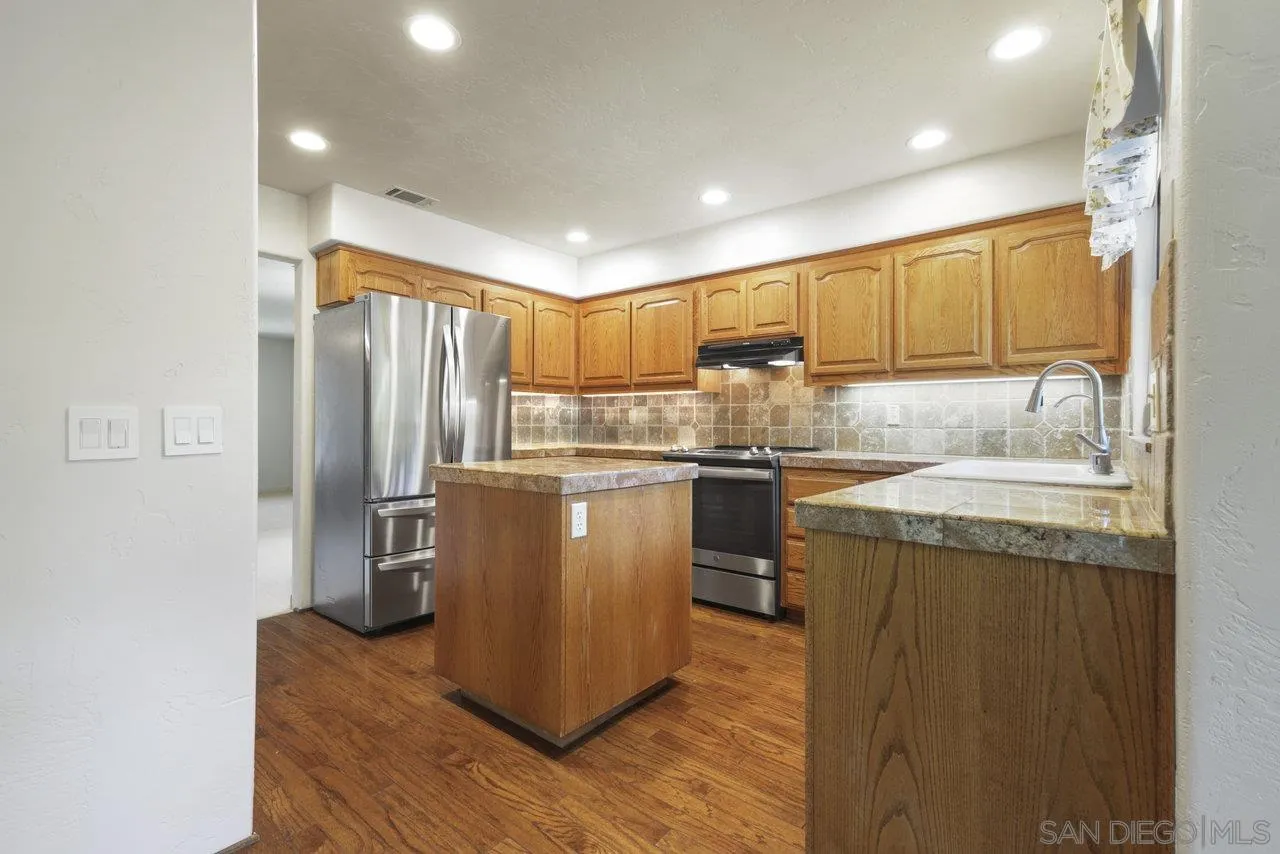 28116 Mountain Meadow Rd