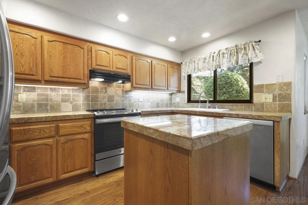 28116 Mountain Meadow Rd