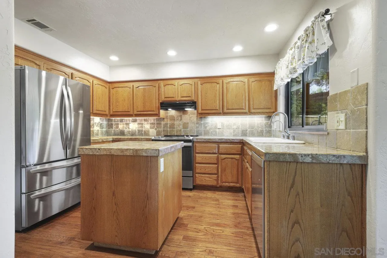 28116 Mountain Meadow Rd