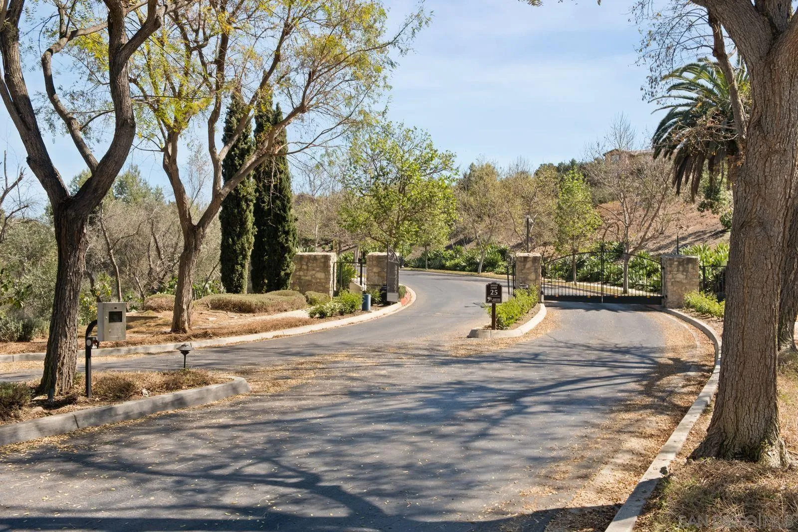 7175 Sitio Caballero