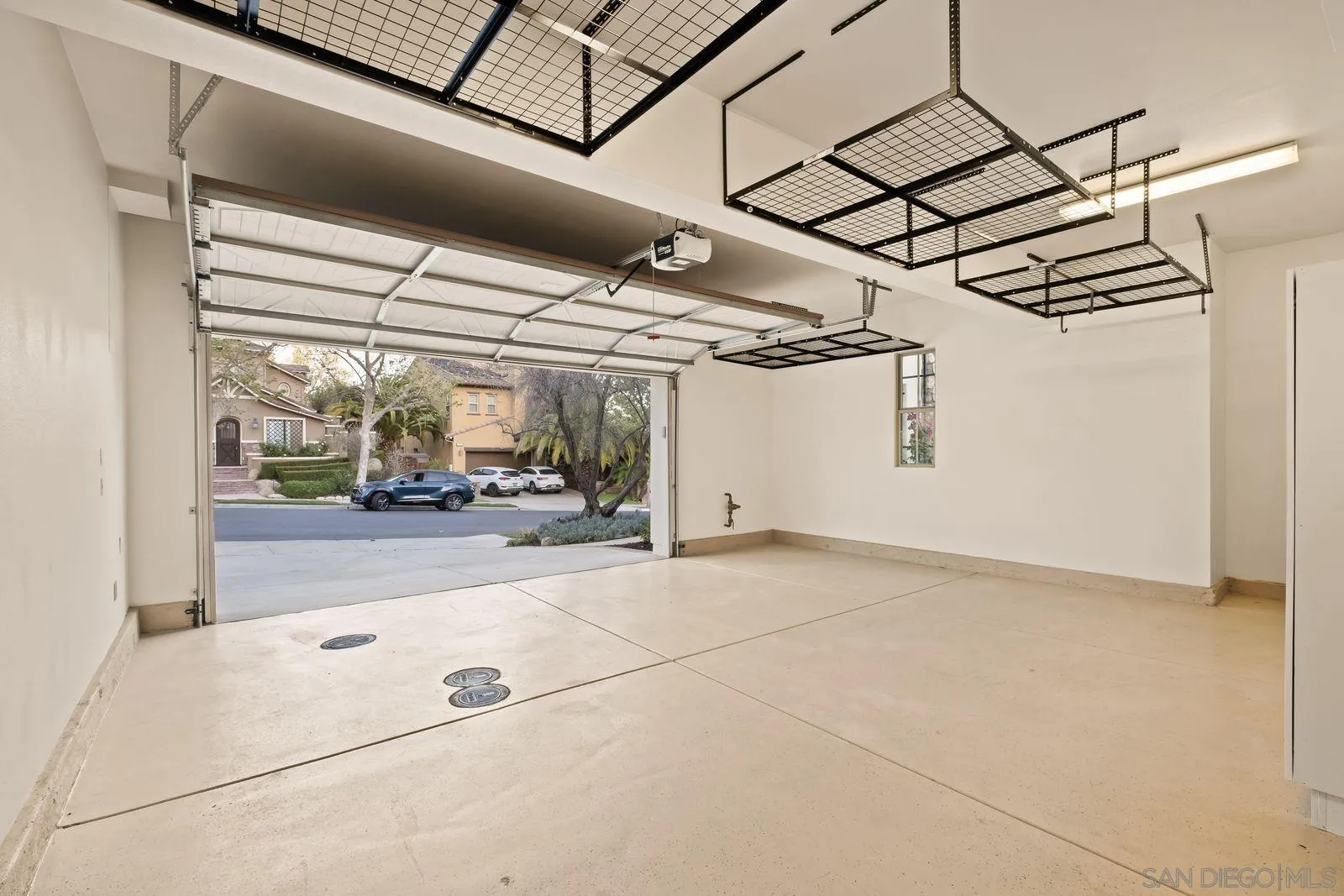 7175 Sitio Caballero