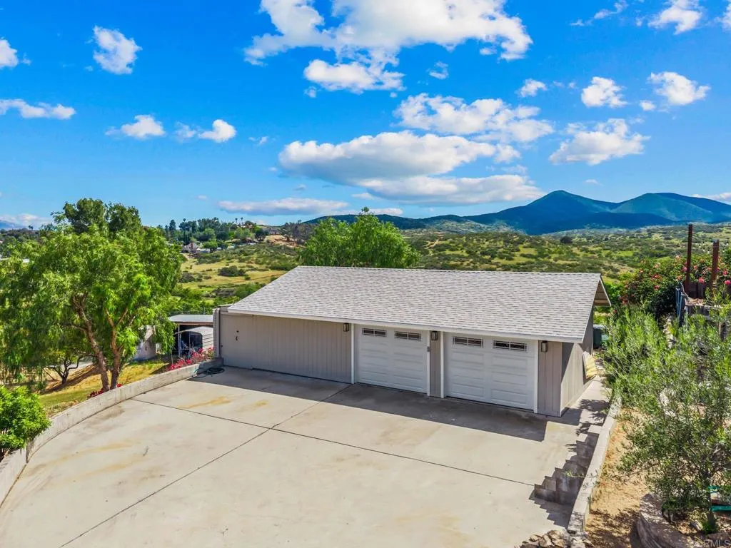 2816 Pioneer Way