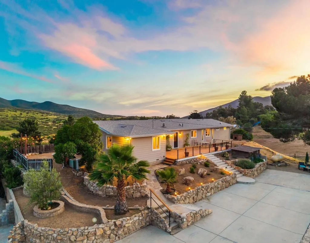 2816 Pioneer Way