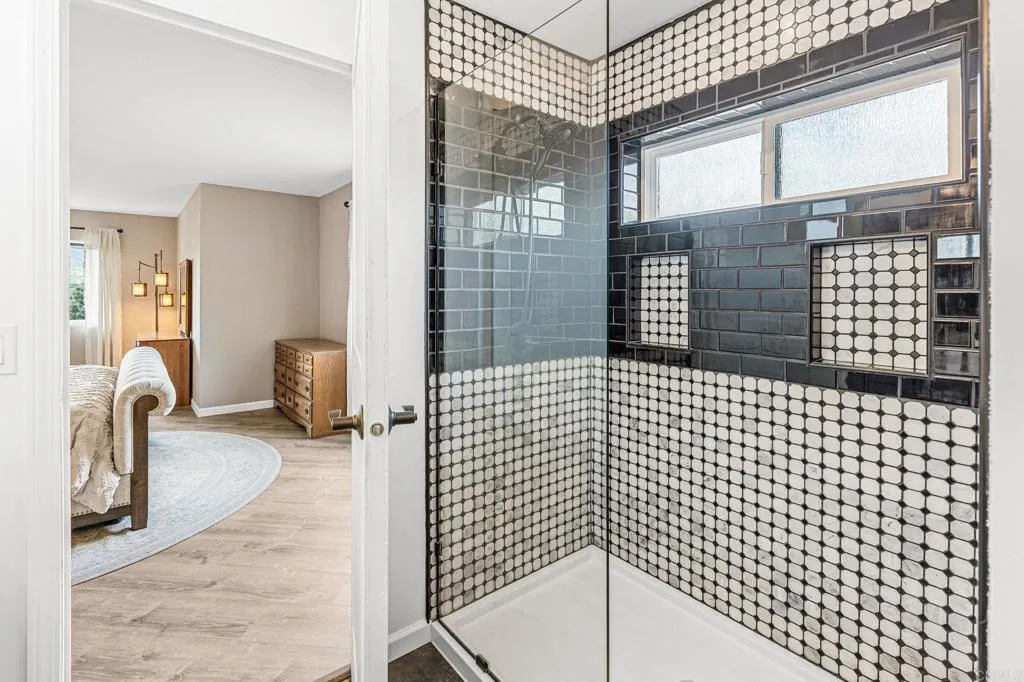 2816 Pioneer Way