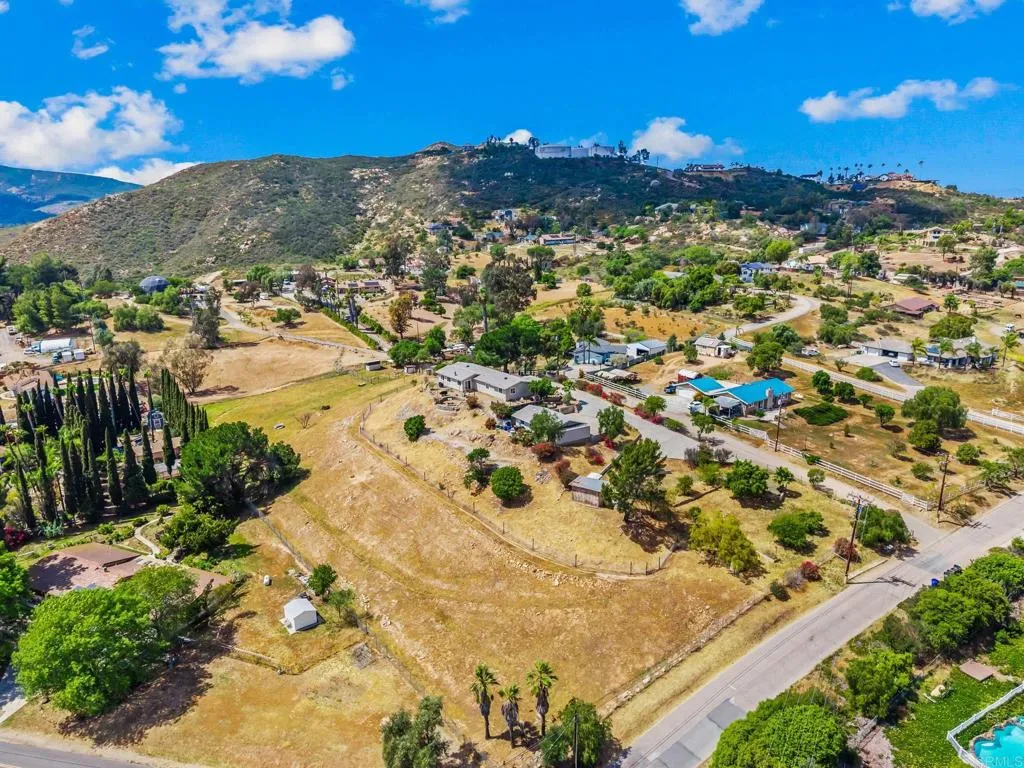 2816 Pioneer Way
