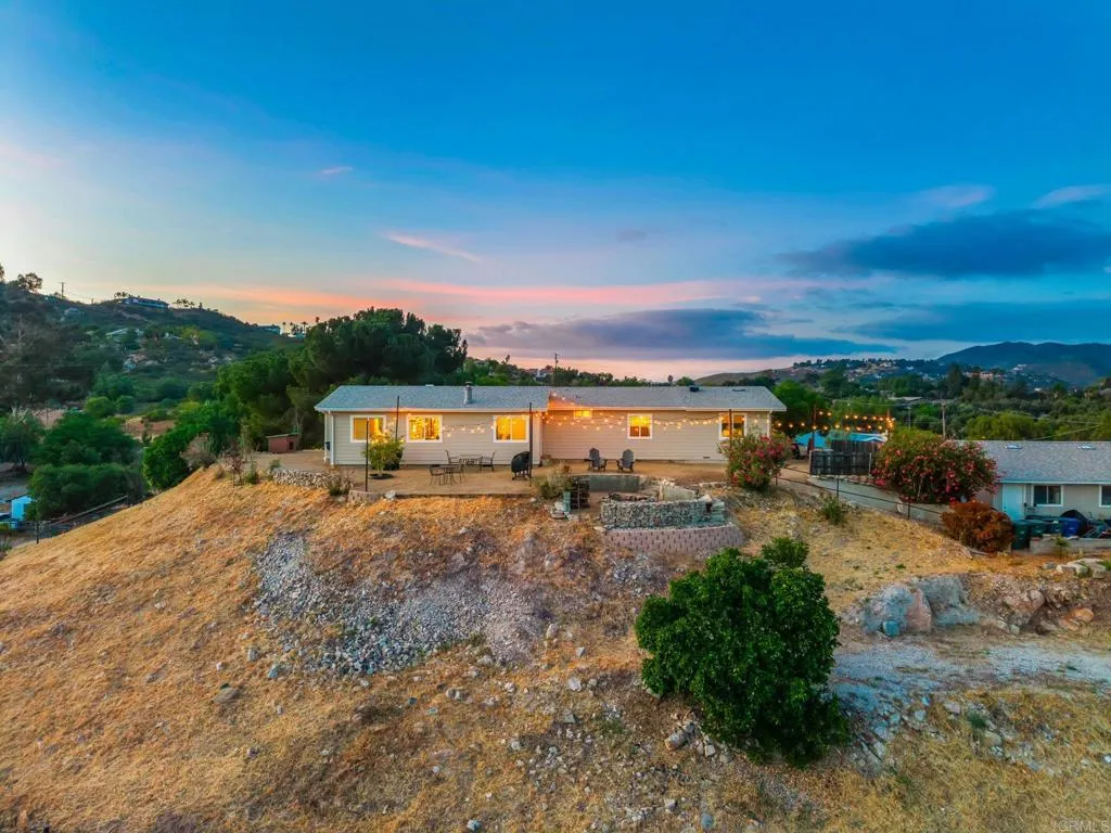 2816 Pioneer Way