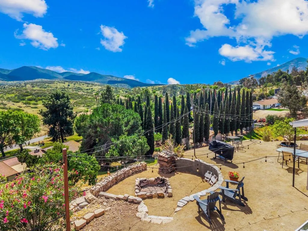 2816 Pioneer Way