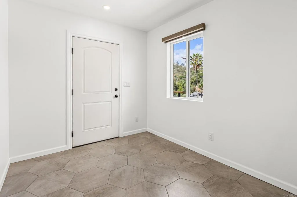 2816 Pioneer Way