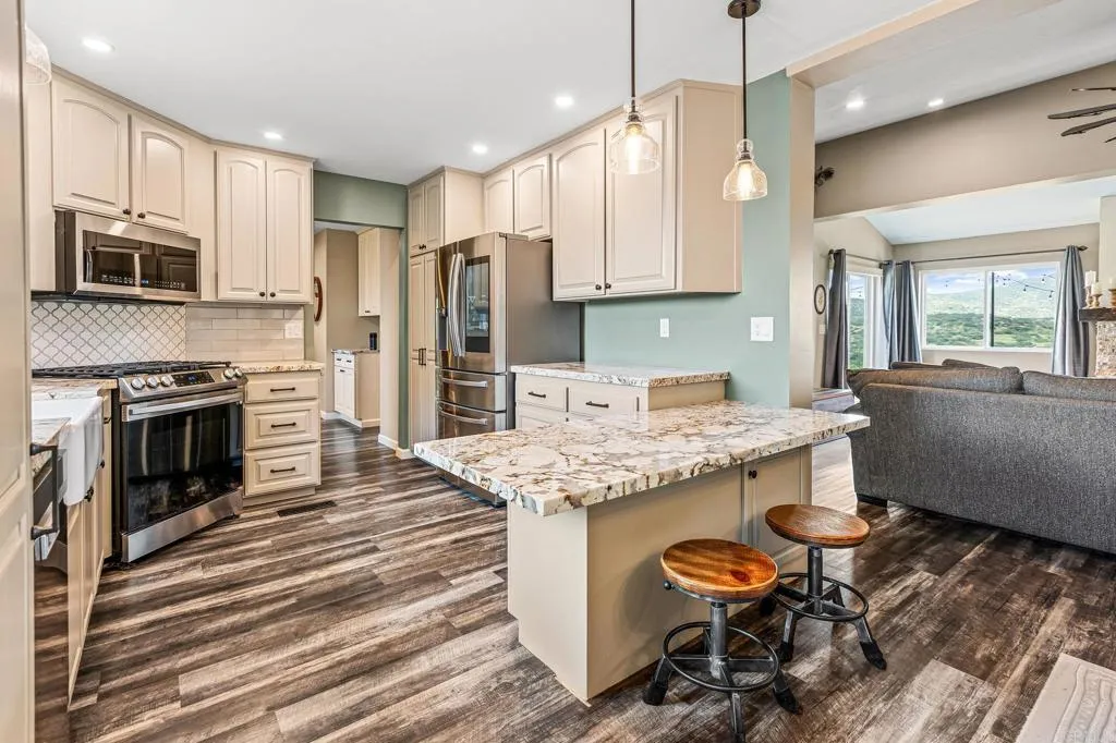 2816 Pioneer Way