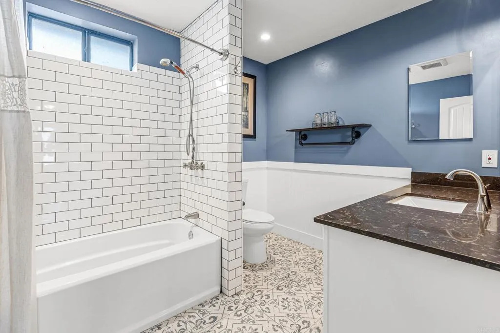 2816 Pioneer Way
