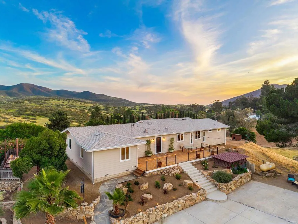 2816 Pioneer Way