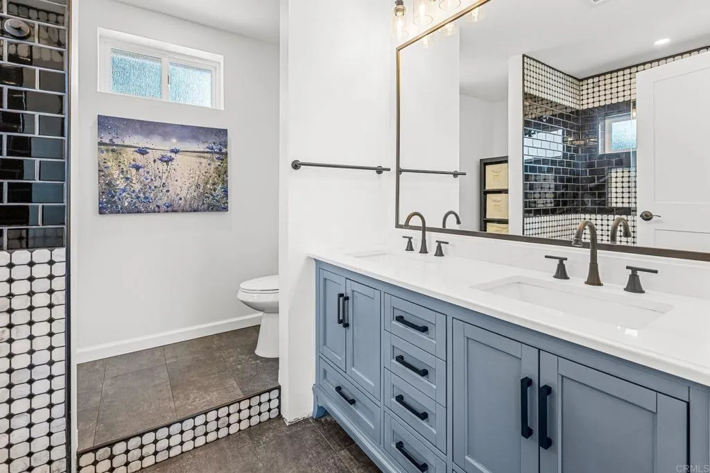 2816 Pioneer Way