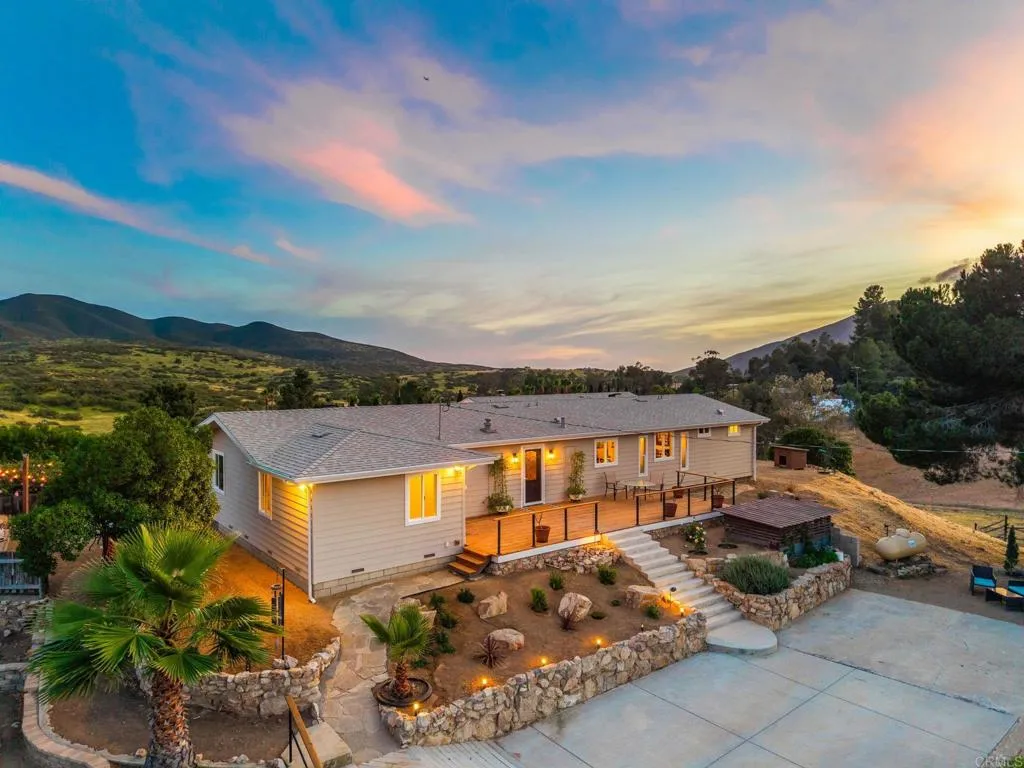 2816 Pioneer Way