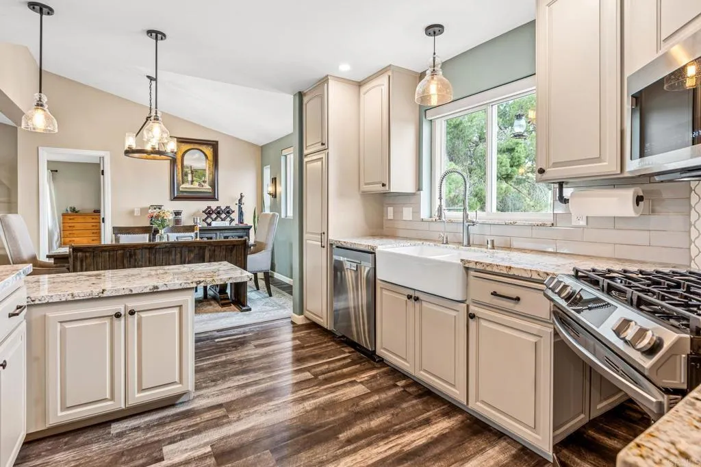 2816 Pioneer Way