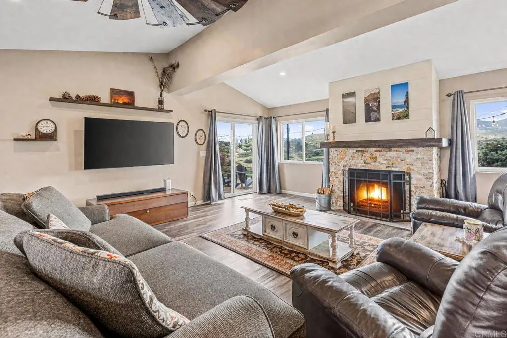 2816 Pioneer Way