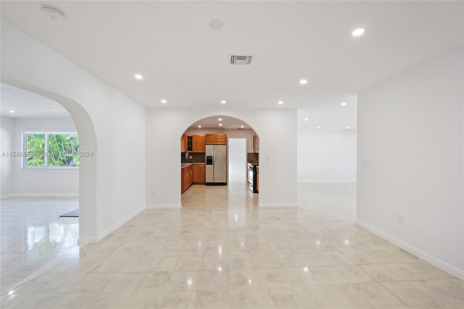 111 E 1st Ct