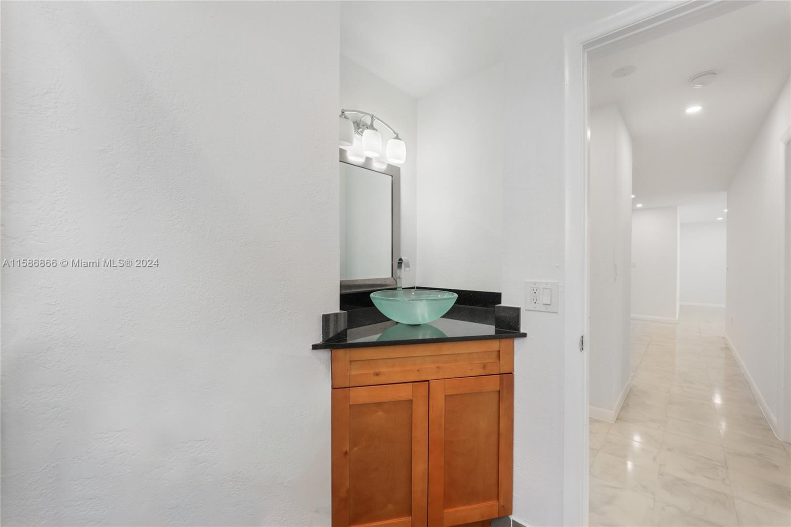 111 E 1st Ct