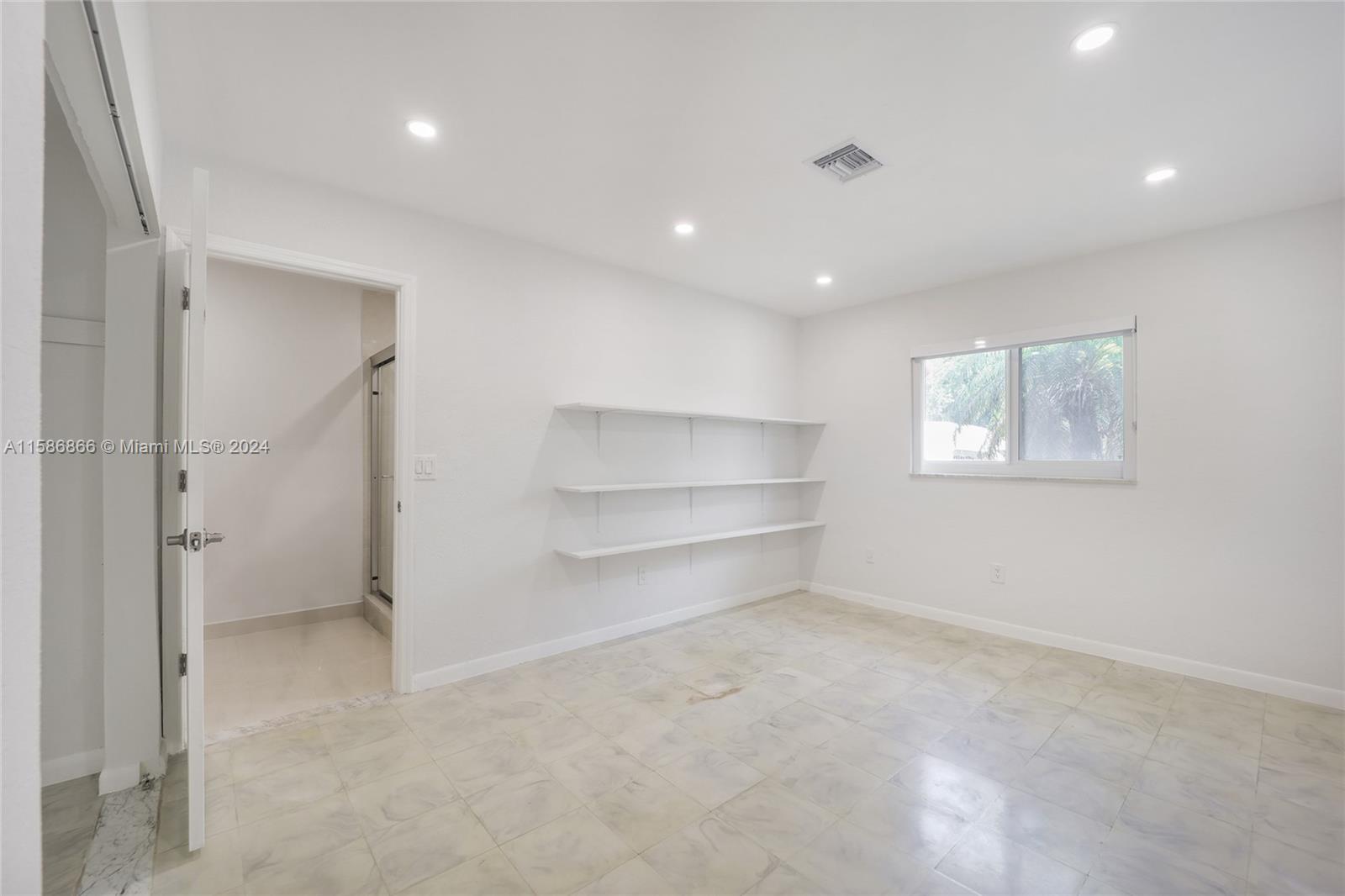 111 E 1st Ct