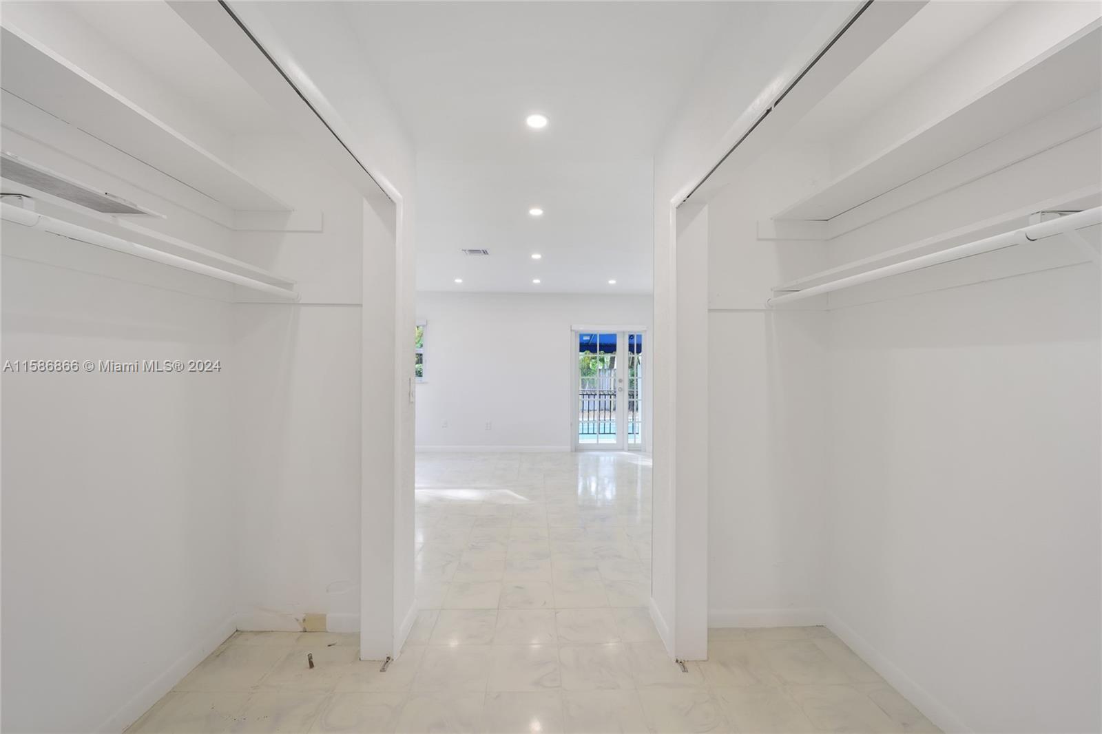 111 E 1st Ct