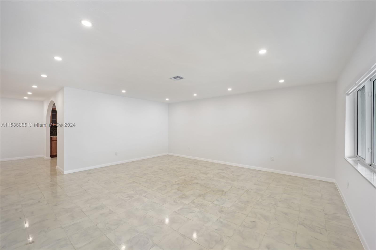 111 E 1st Ct