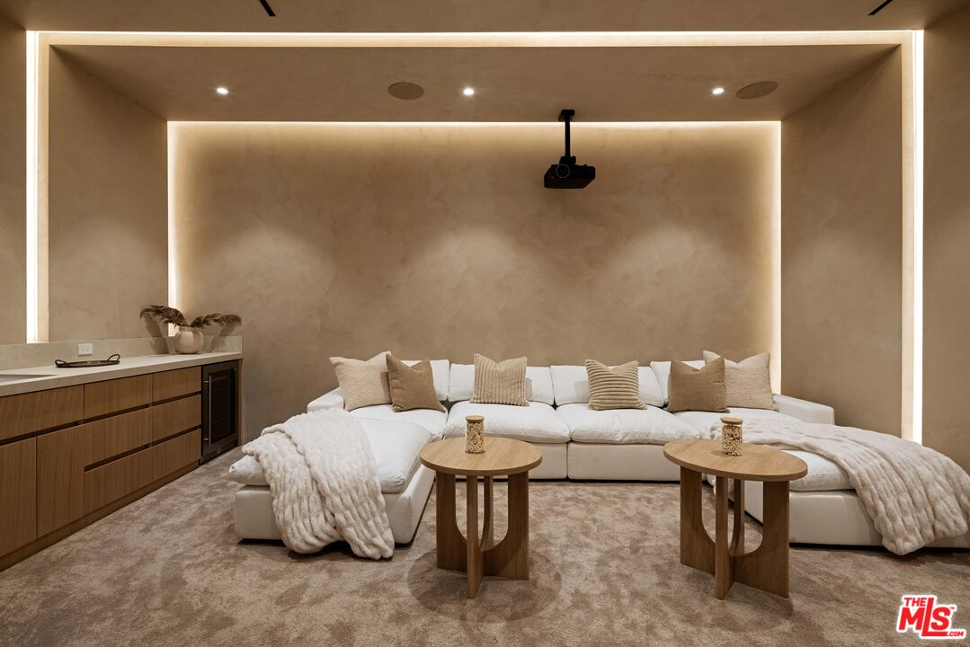 3937 Marcasel Ave